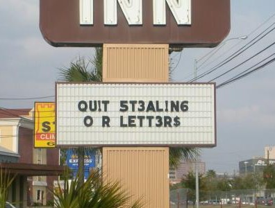 Die besten 100 Bilder in der Kategorie schilder: Quit stealing our letters