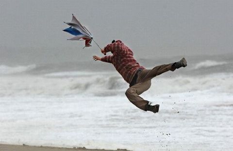 Die besten 100 Bilder in der Kategorie allgemein: Regenschirm im Sturm <br />