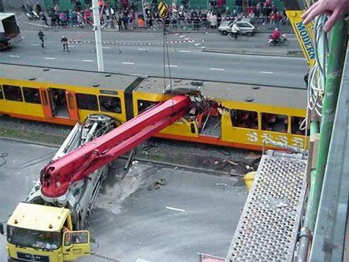 S-Bahn unfall mit Autokran