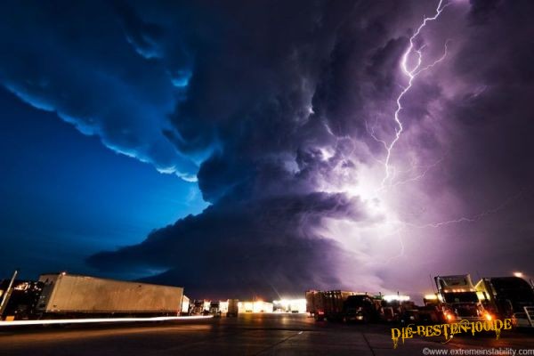 Gewitterwolke mit Blitz