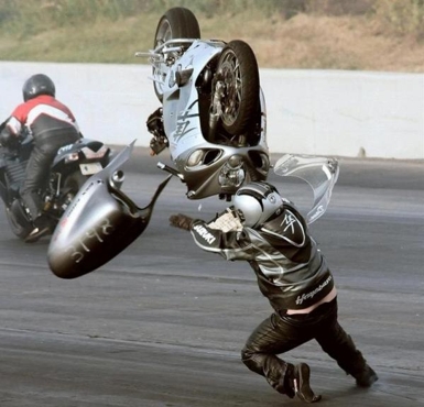 Die besten 100 Bilder in der Kategorie motorraeder: Motorrad-Unfall