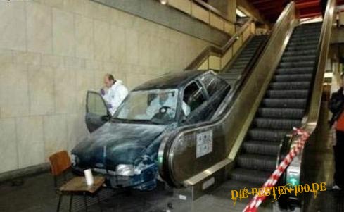 Treppen-Autounfall 