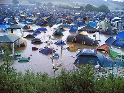 Die besten 100 Bilder in der Kategorie schlimme_sachen: Der Festival-Urlaub viel ins Wasser