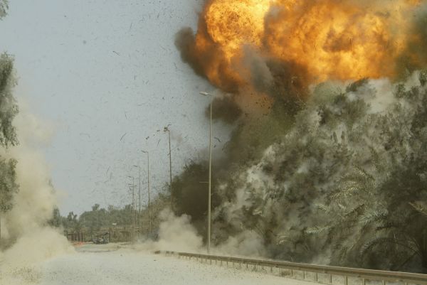 Die besten 100 Bilder in der Kategorie explosionen: IED-controlled Explosion