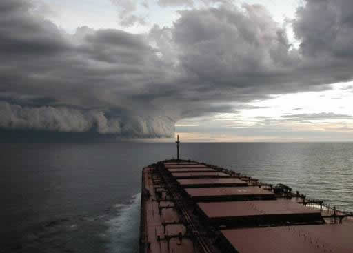 Die besten 100 Bilder in der Kategorie wolken: Hurricane - Wolken vor Bug