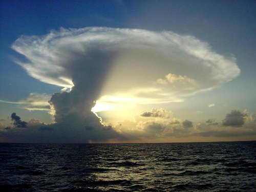 Die besten 100 Bilder in der Kategorie wolken: Wolke Ã¼ber dem Meer