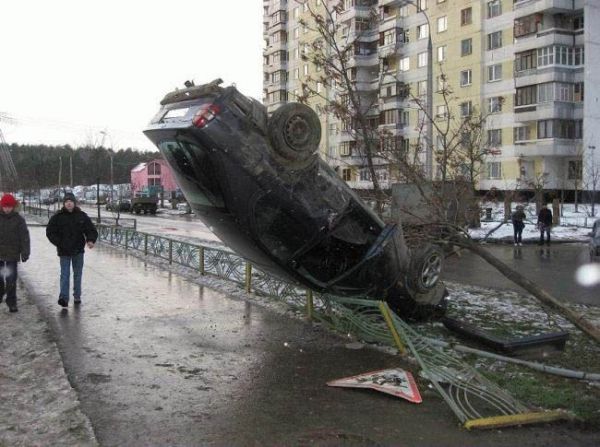 Die besten 100 Bilder in der Kategorie autos: Autounfall in der Stadt