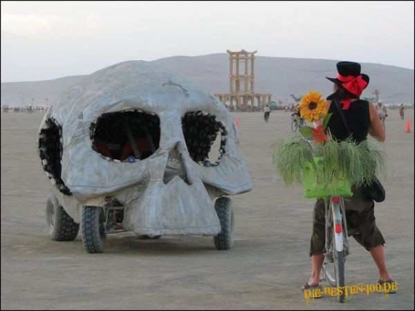 Die besten 100 Bilder in der Kategorie autos: Skull-Car - Totenkopf-Auto