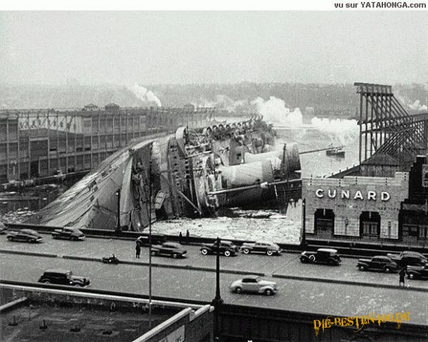 Die besten 100 Bilder in der Kategorie schiffe: Riesen-Schiff in Fluss gesunken