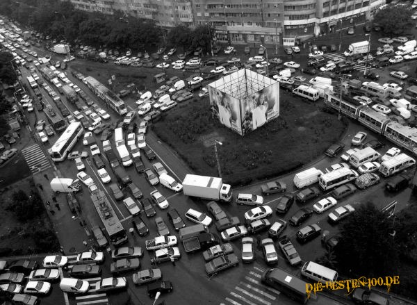 Die besten 100 Bilder in der Kategorie verkehr: SchÃ¶nes Verkehrschaos auf Kreuzung