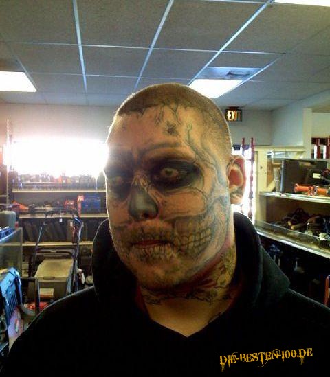 Die besten 100 Bilder in der Kategorie horror_tattoos: Totenkopf-Tattoo im Gesicht