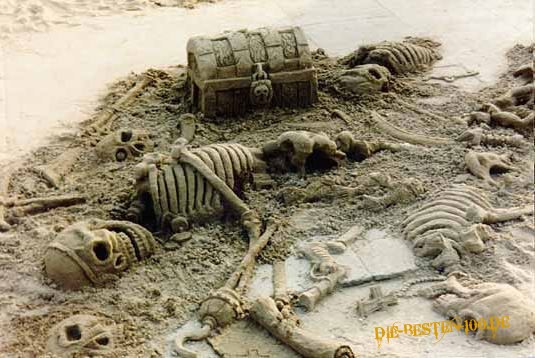 Die besten 100 Bilder in der Kategorie sand_kunst: Skelette aus Sand