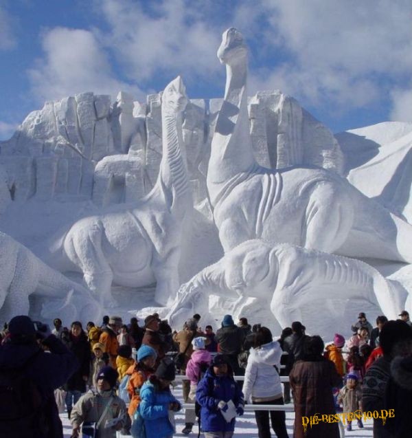 Die besten 100 Bilder in der Kategorie schnee: Dinosaurier-Schnee-Skulptur
