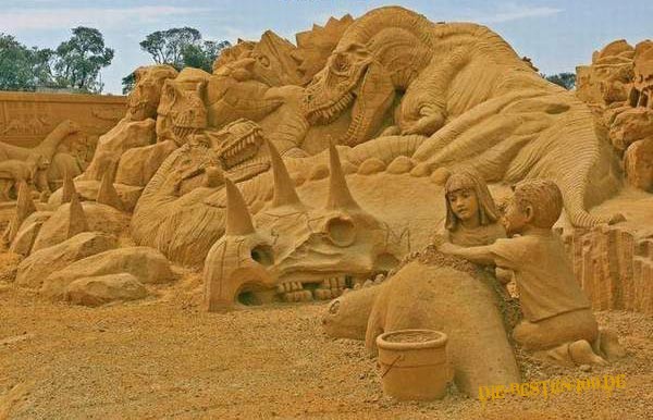 Die besten 100 Bilder in der Kategorie sand_kunst: Dinosaurier-Sand-Kunst