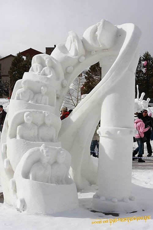 Achterbahn-Schneeskulptur - Snow Rollercoaster