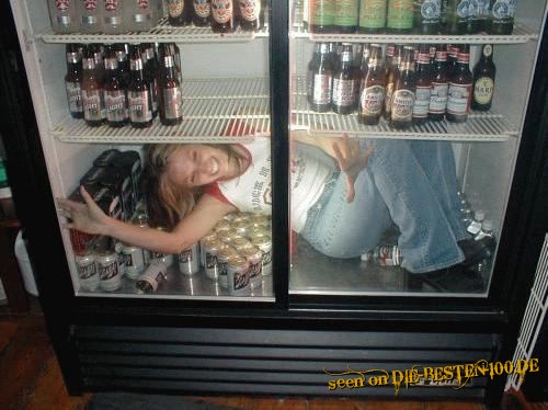 Die besten 100 Bilder in der Kategorie quatsch: so sieht ein gut sortierter Bierladen aus - Frau im Bier-KÃ¼hlschrank