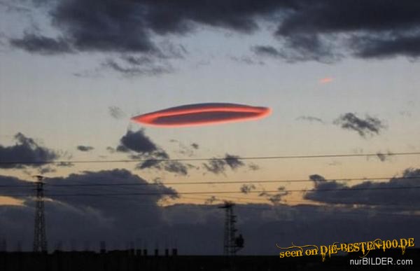 Die besten 100 Bilder in der Kategorie wolken: Ufo-Wolke am Abendhimmel