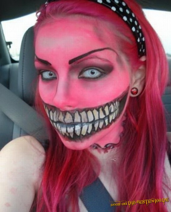 Monster Gesichtsbemalung in Pink mit Kontaktlinsen