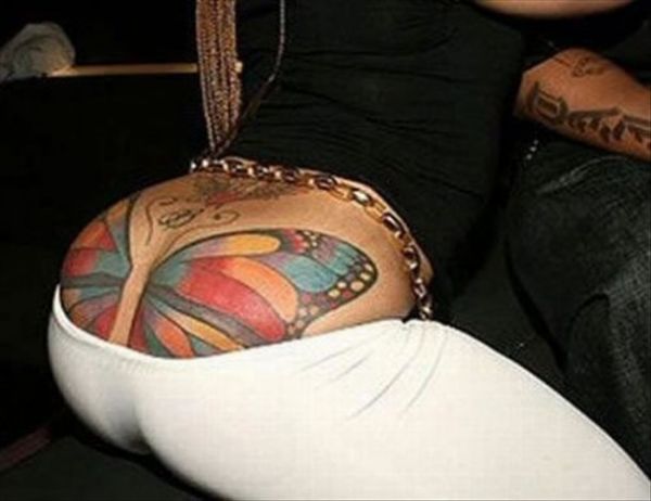 Die besten 100 Bilder in der Kategorie tattoos: Schmetterlings-Tattoo auf dem Arsch