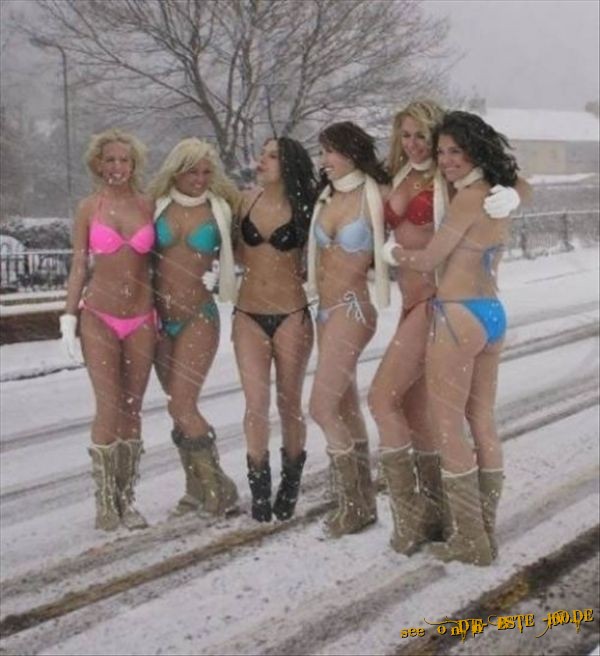 Die besten 100 Bilder in der Kategorie sexy: Winter-Bikinis, Cold Hot Girls