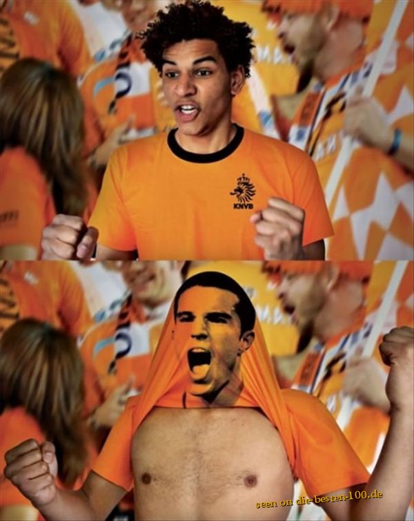 Die besten 100 Bilder in der Kategorie t-shirt_sprueche: Fussball-Trikot mit Gesicht-Motiv auf Innenseite zum Jubeln