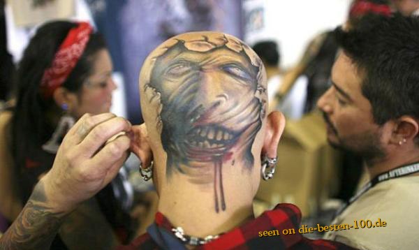 Die besten 100 Bilder in der Kategorie horror_tattoos: Hinterkopf-Tattoo - Bloody Tattoo