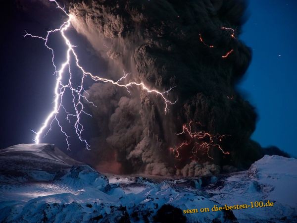 Vulkanausbruch-Versuch mit Blitz - eyjafjallajokull-volcano-lightning-iceland