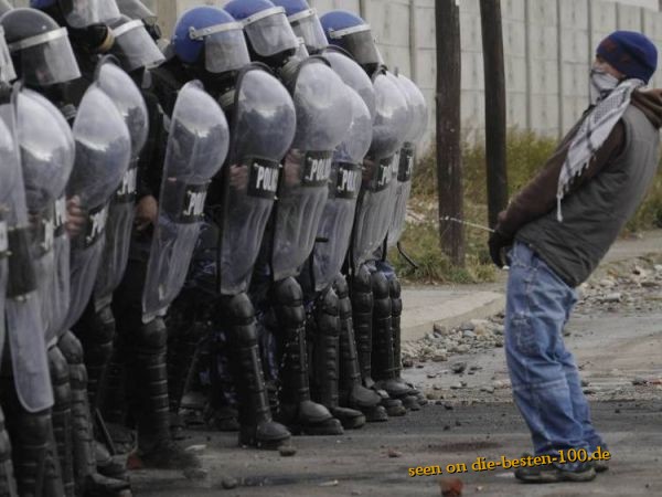 Die besten 100 Bilder in der Kategorie gefaehrlich: Richtig so: Polizei anpissen