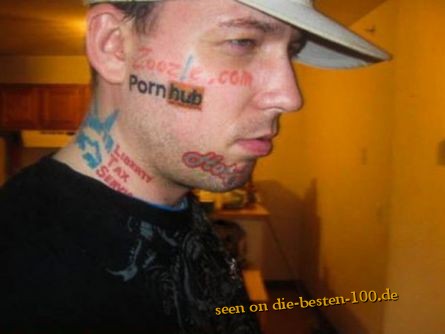 Werbung-Tattoos im Gesicht
