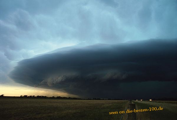 Runde Tornado Wolke