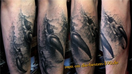 super gestochenes 3D Tattoo mit Pranken