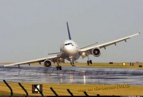 Die besten 100 Bilder in der Kategorie flugzeuge: Beinahe Flugzeug-Absturz - exciting Airplane Landing