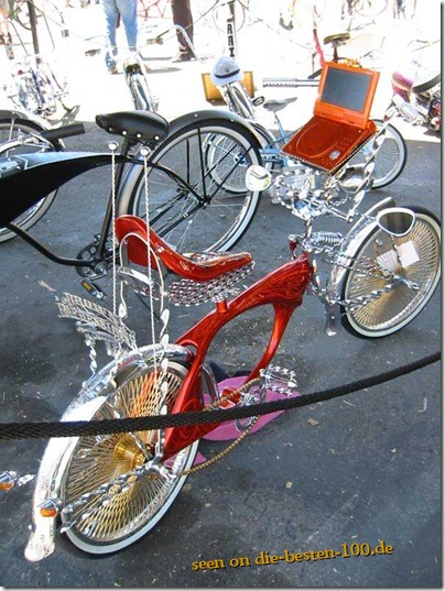 He needs a girlfriend - Extreme pimped Bicycle with Laptop