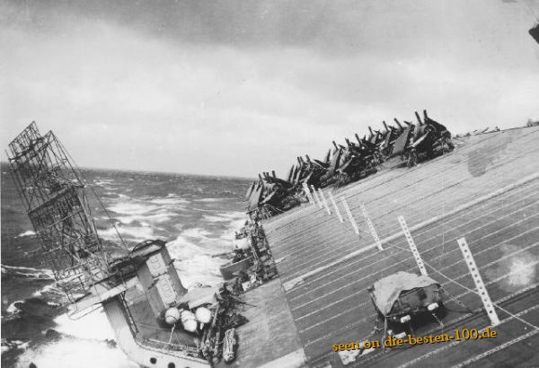 Die besten 100 Bilder in der Kategorie schiffe: FlugzeugtrÃ¤ger hat schieflage