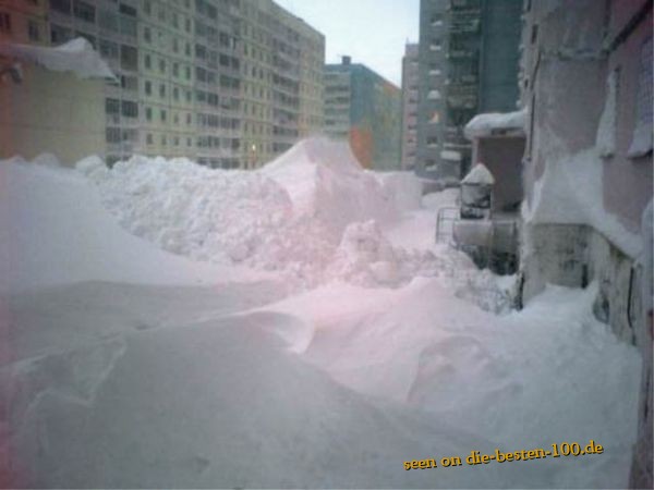 Die besten 100 Bilder in der Kategorie allgemein: Riesen Schneemassen in Stadt