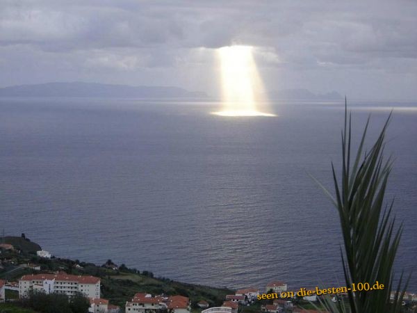 Die besten 100 Bilder in der Kategorie wolken: Loch in Wolken