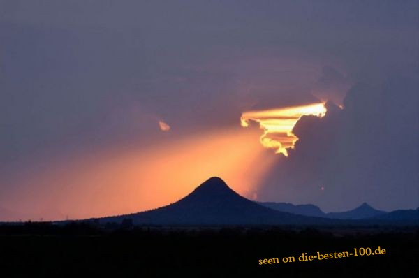 Sonne durch Wolke