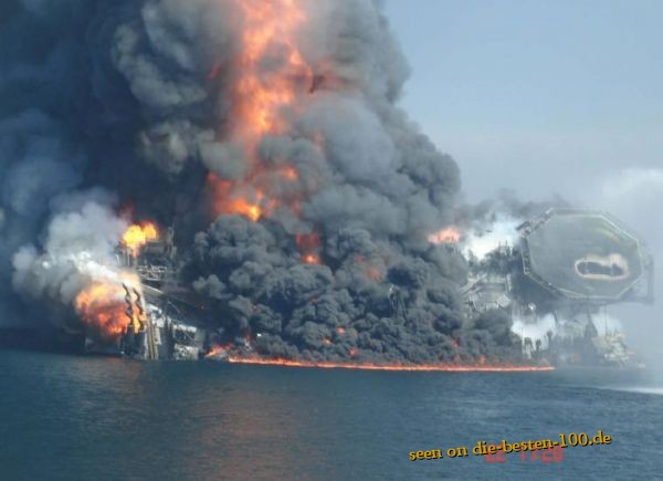 Deepwater Horizon Burning Disaster