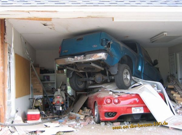 Die besten 100 Bilder in der Kategorie unfaelle: 2. Stage Parking in Garage