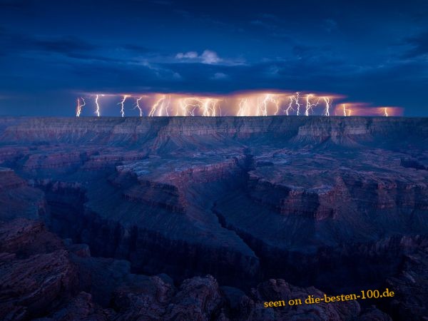 Die besten 100 Bilder in der Kategorie natur: Grand Canyon Gewitterzelle mit Blitzen