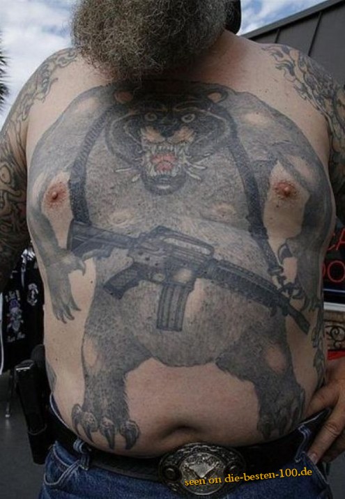 Die besten 100 Bilder in der Kategorie schlechte_tattoos: Bewaffneter BÃ¤r