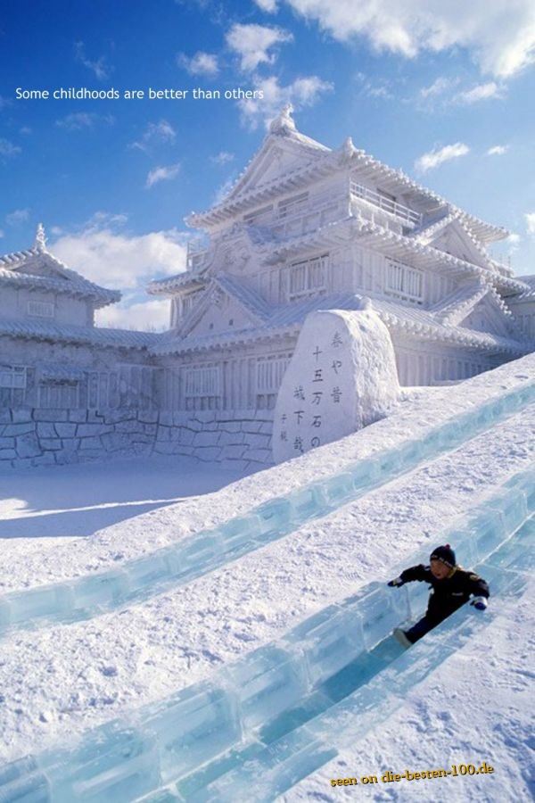 Die besten 100 Bilder in der Kategorie schnee: Eishaus mit Eisrutsche