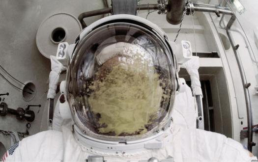 Die besten 100 Bilder in der Kategorie shit_happens: Die Sicht ist zum Kotzen - Astronauten-Essen