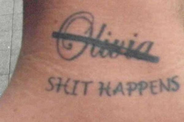 Die besten 100 Bilder in der Kategorie lustige_tattoos: Shit Happens Tattoo