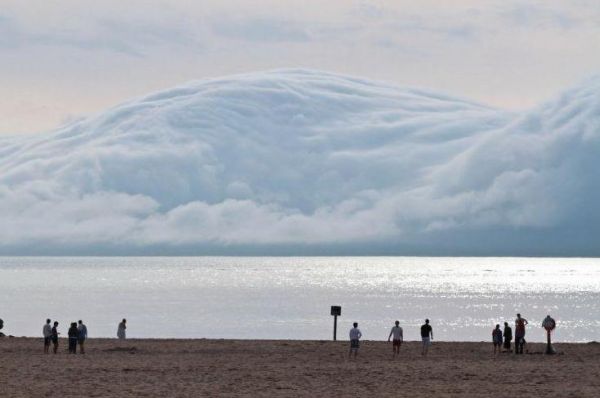 Die besten 100 Bilder in der Kategorie wolken: Da kommt ein Wolken-Gebirge