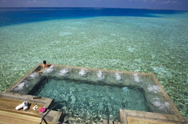 Die besten 100 Bilder in der Kategorie wohnen: U Need That? Whirlpool Swimming Pool im Meer