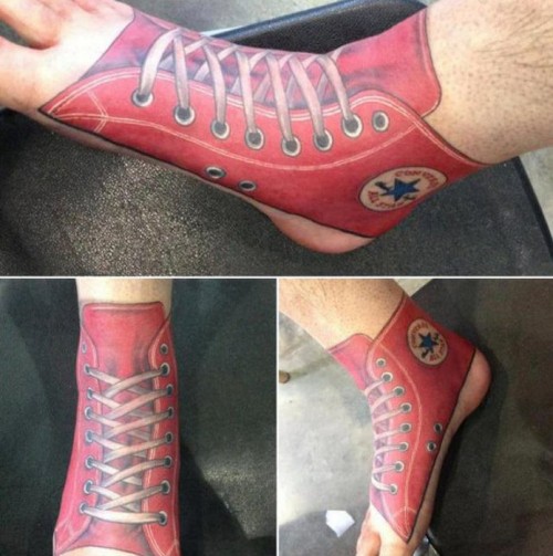 Die besten 100 Bilder in der Kategorie lustige_tattoos: Chucks Shoe Tattoo
