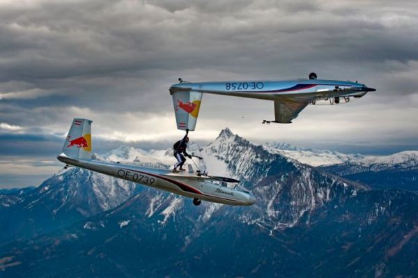 Die besten 100 Bilder in der Kategorie flugzeuge: Flugzeug Stunt