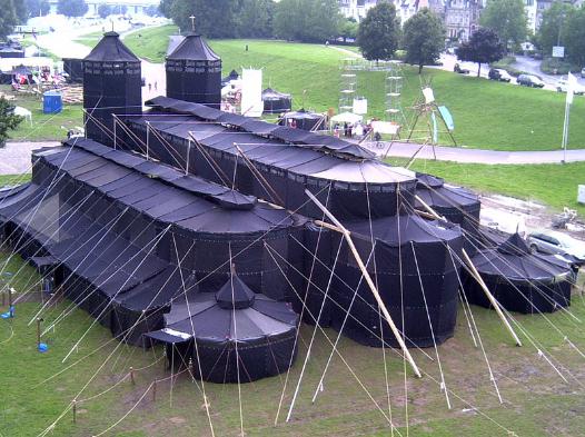 Die besten 100 Bilder in der Kategorie allgemein: Riesen Zelt-Kirche