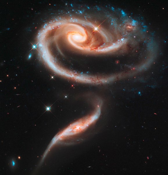 Die ist ECHT - Spiralgalaxie UGC 1810 liegt 300-Mill-Lichtjahre-Sternbild-Andromeda-Hubble
